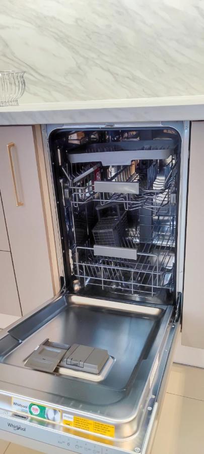 Cosmopolitan Apartament Z Bezplatnym, Prywatnym Parkingiem W Hali Garazowej Thorn Exterior foto